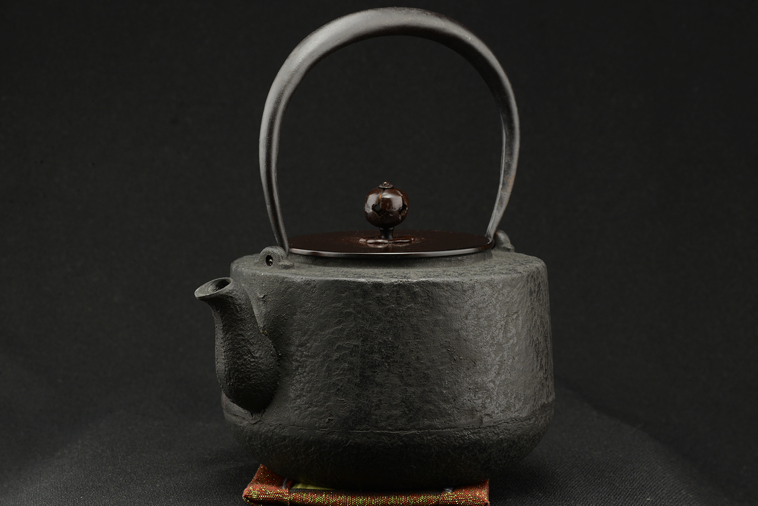 tohe tetsubin japanese cast iron teapot 